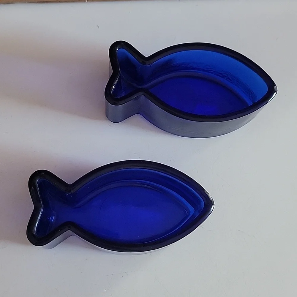 COLBALT BLUE GLASS FISH SNACK BOWLS PIER 1 2 BUNDLE